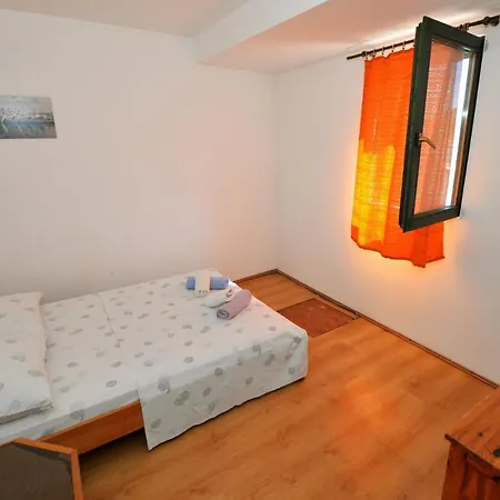 Kornati Robinzon House Guest house