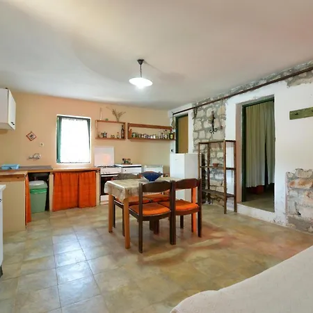 בית הארחה Kornati Robinzon House 3*