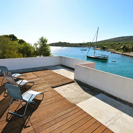 Kornati Robinzon House Gostinjska kuća