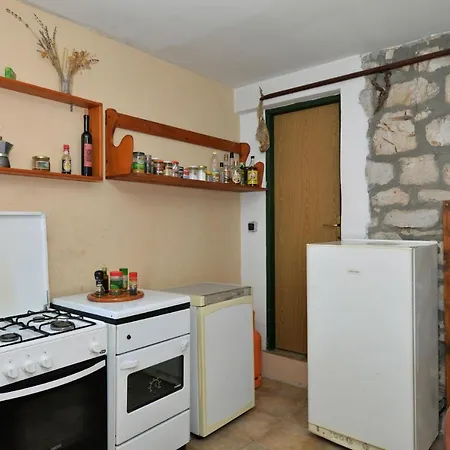 Kornati Robinzon House Guest house 3*